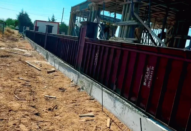 Desenli Bahçe Duvarı Desenli bahçe duvarı